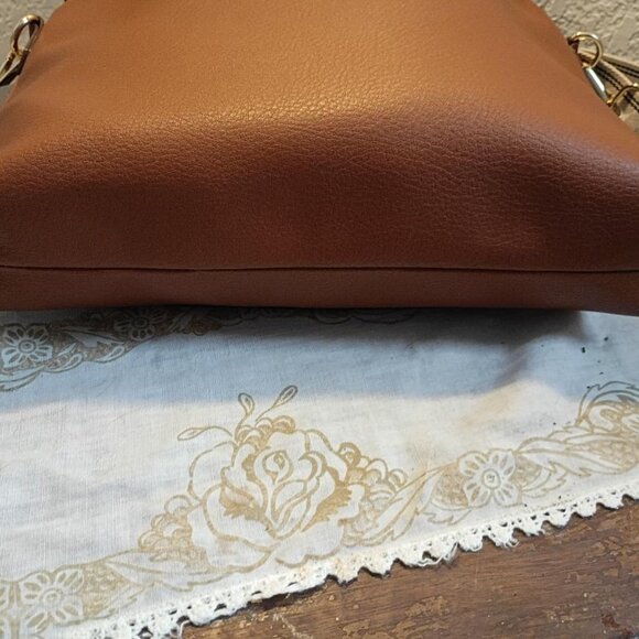 U.S. Polo Assn Womens Madison Avenue Crossbody Bag - Picture 4 of 8